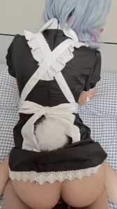 两个大兔子抖来抖去的图片