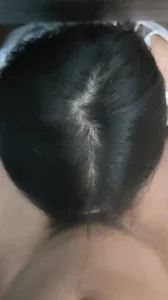 骚货在桌下口交，最后口爆射在嘴里